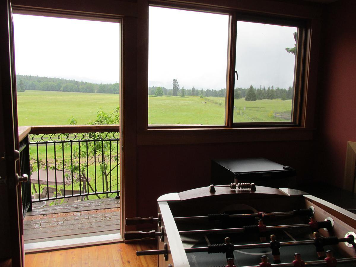 Paradise Acres Ranch Nanoose Bay ภายนอก รูปภาพ